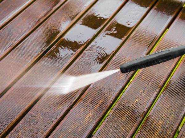 Deck Pressure Washing in Lake Stevens