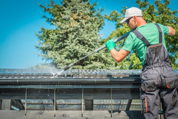 Gutter Power Washing in Lake Stevens