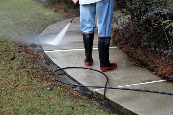 Sidewalk Pressure Cleaning in Lake Stevens