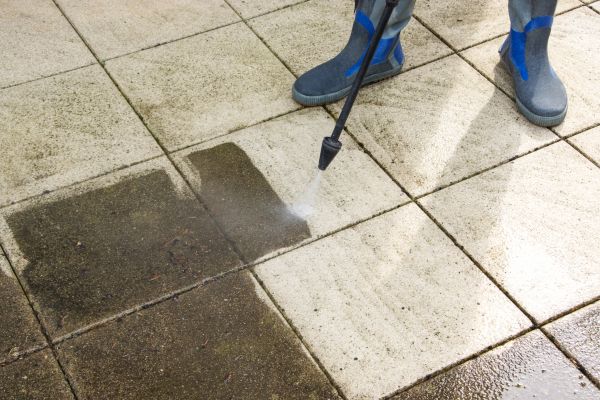 Outdoor Concrete Cleaning in Lake Stevens