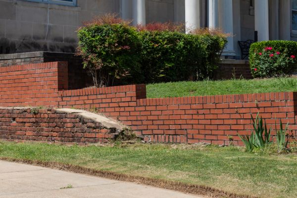 Retaining Wall Cleaning in Lake Stevens