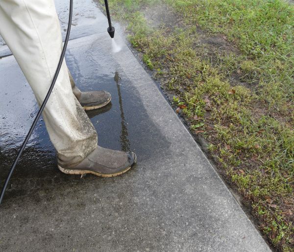 Concrete Slab Powerwashing in Lake Stevens